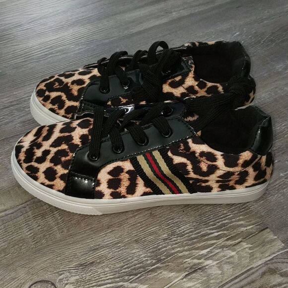 Olivia Miller Girl Leopard print lace up shoes - Picture 3 of 10